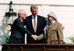 300px-Bill_Clinton,_Yitzhak_Rabin,_Yasser_Arafat_at_the_White_House_1993-09-13